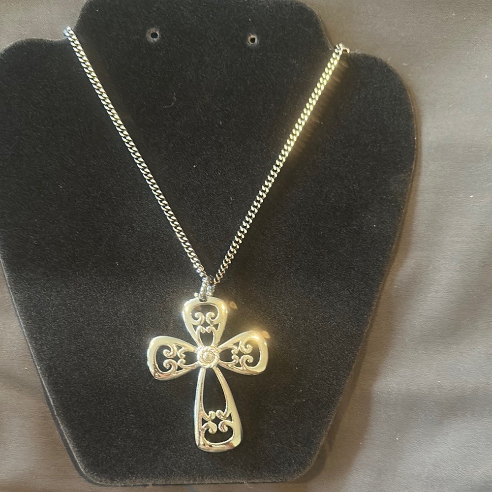 Elegant Silver Cross Pendant Necklace